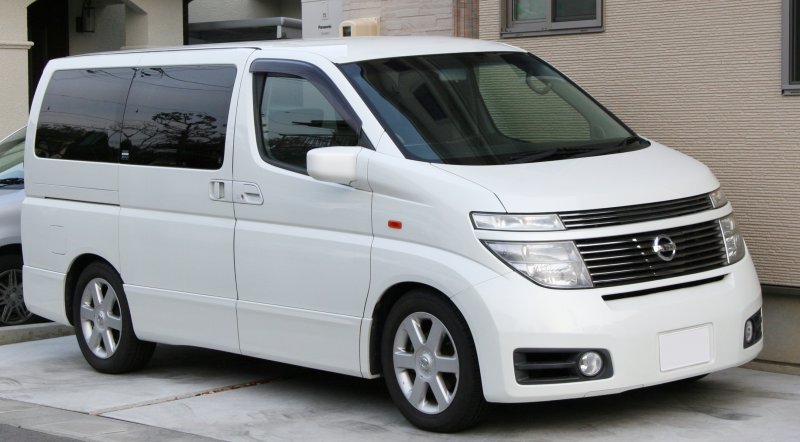 Nissan Elgrand e51 2002