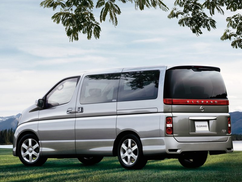 Nissan Elgrand 2