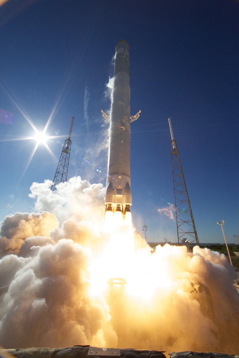 Falcon 9 Launch Shuttle