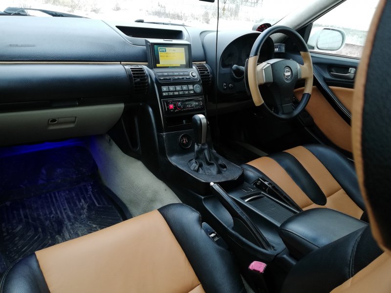 Nissan Skyline 2002 салон