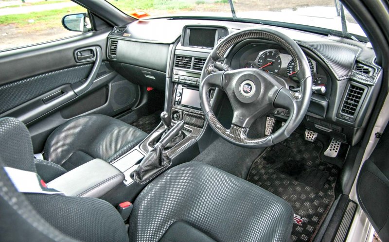 Nissan Skyline r34 GTR Interior