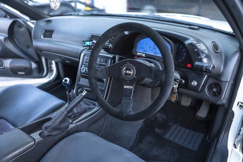 Nissan Skyline 32 салон