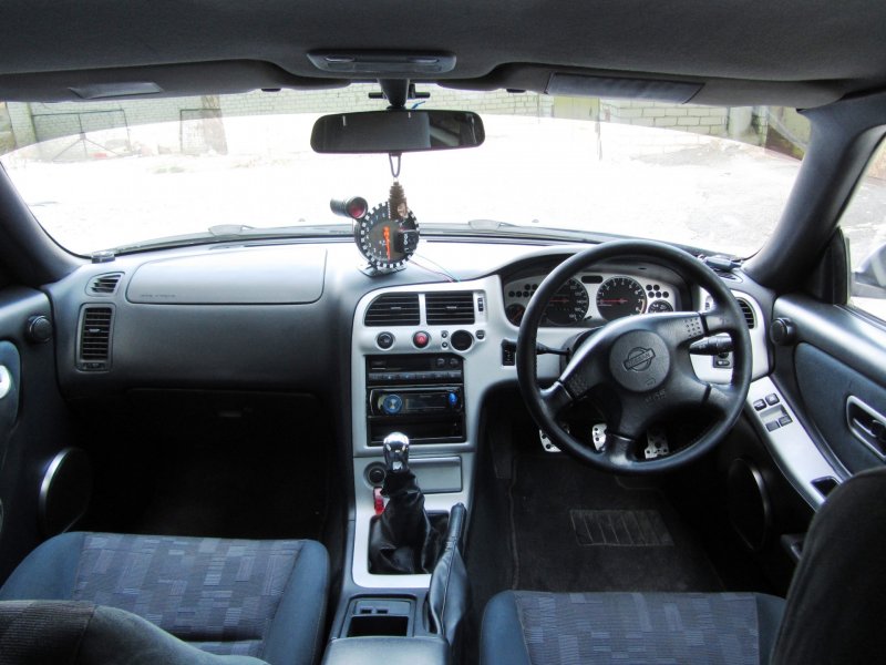 Nissan Skyline r33 седан салон