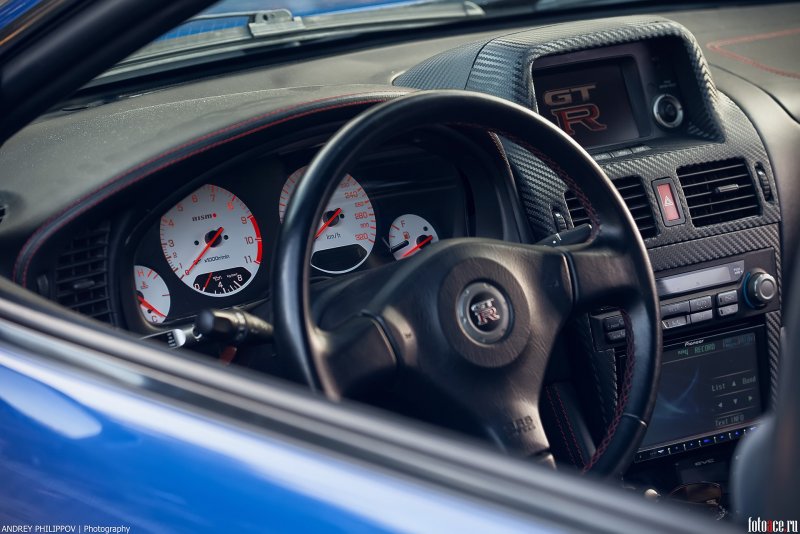 Nissan Skyline GTR r34 левый руль
