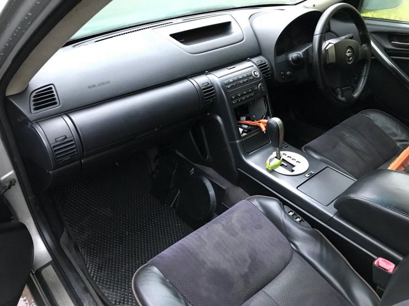 Nissan Skyline 250gt салон