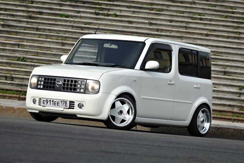Nissan Cube z11
