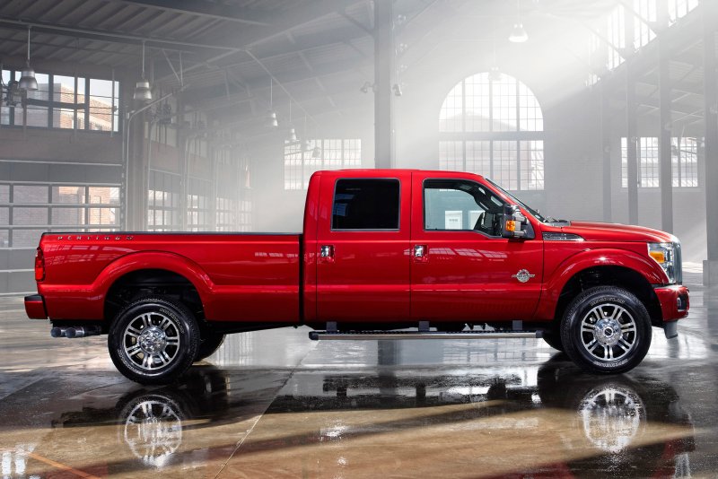 Ford f350 super Duty красный
