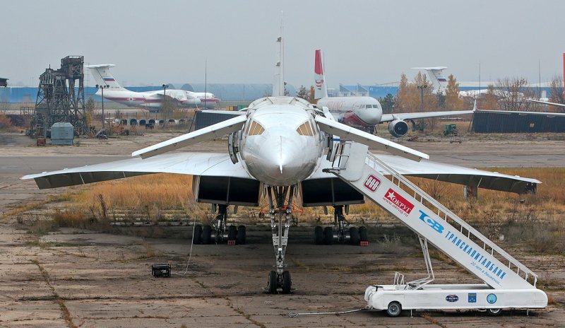 Самолет Туполев 144
