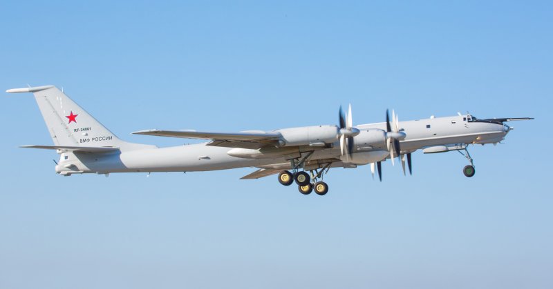 Противолодочный самолет ту-142