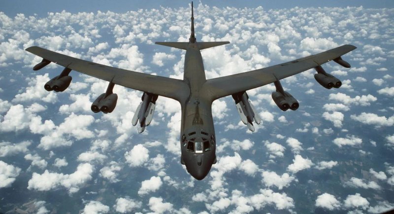 B 52 бомбардировщик