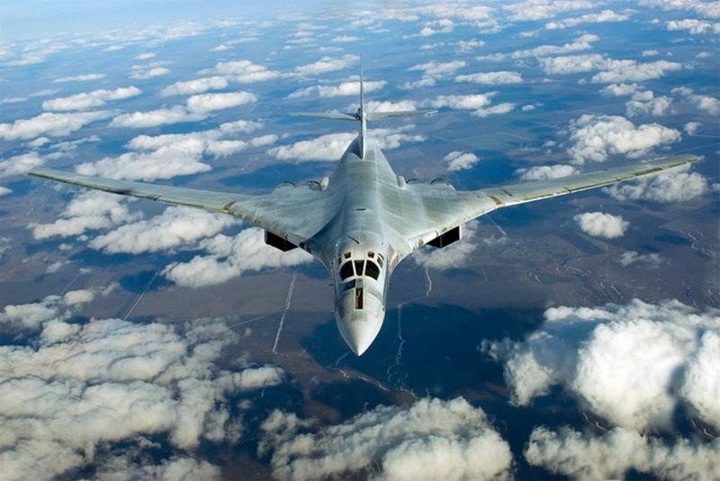 Стратегический бомбардировщик ту-160