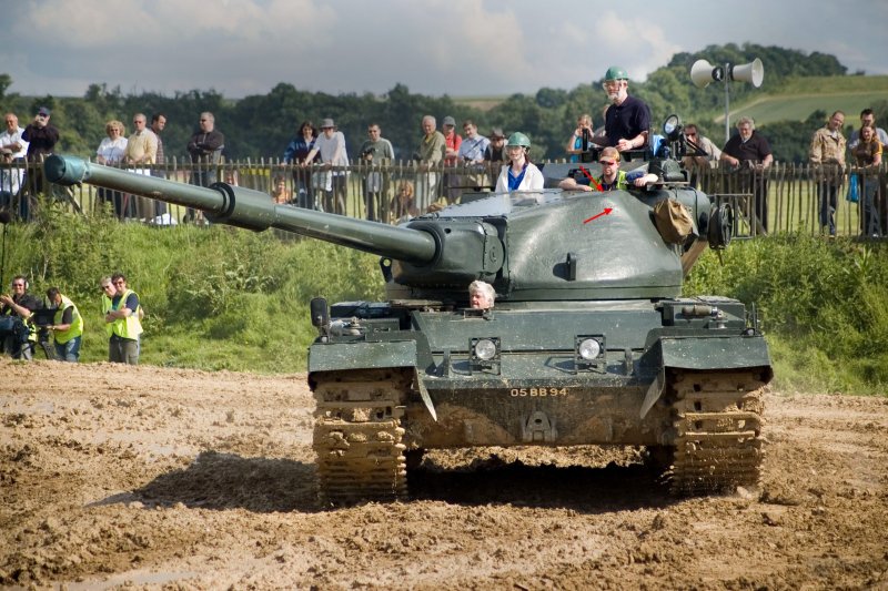 Английский танк Conqueror