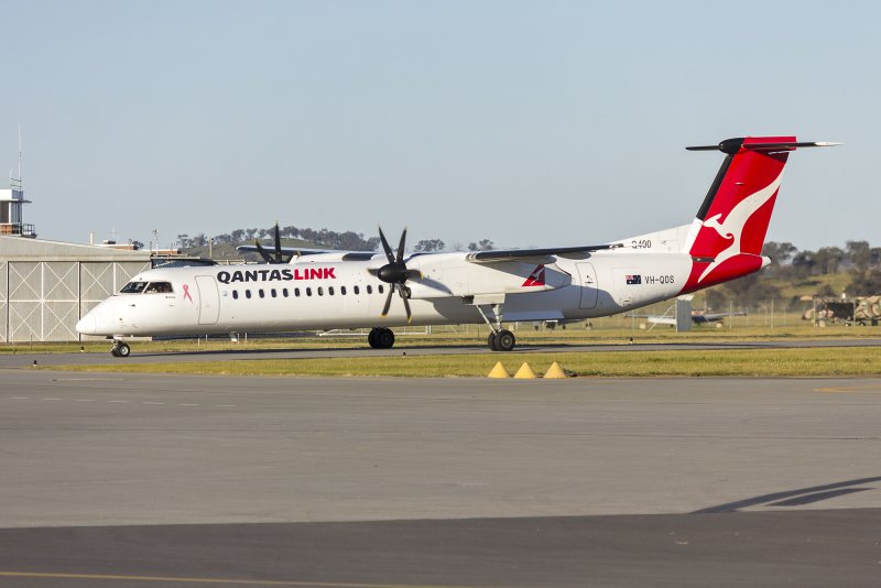 Самолет de Havilland Canada Dash-8 q400