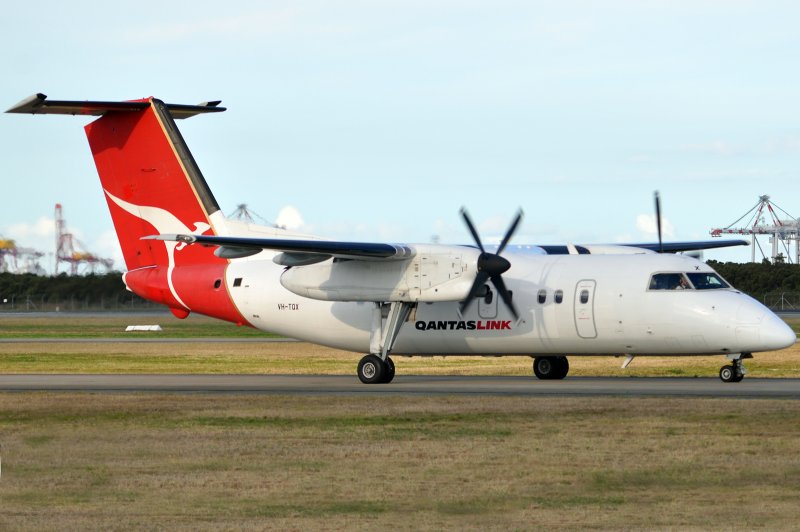 De Havilland Canada DHC 8-400 Dash 8q Аврора