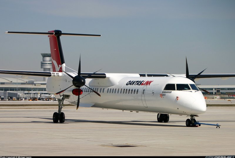 JSC Aurora Airlines DHC-8-400
