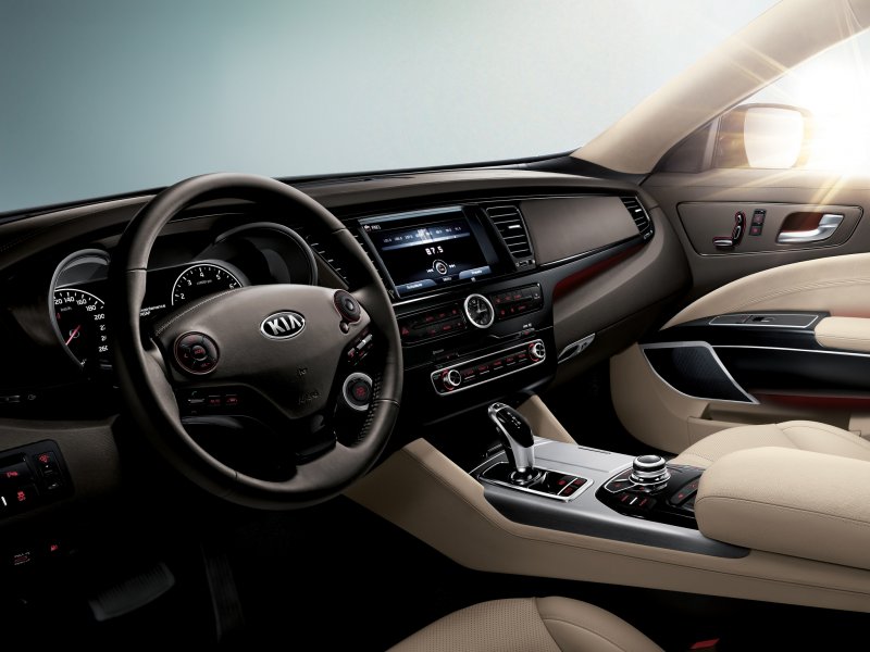 Kia Quoris 2012