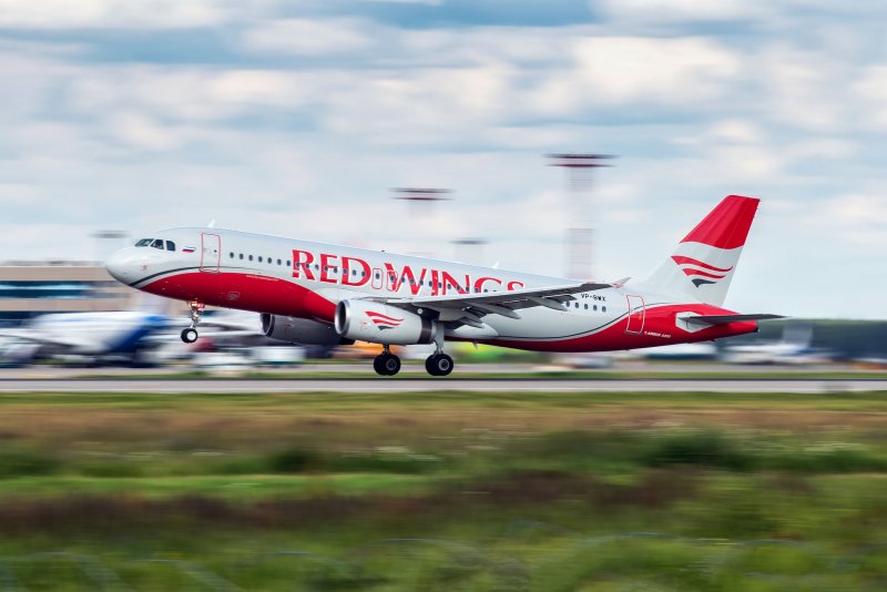 Авиакомпания ред Вингс Airbus a320