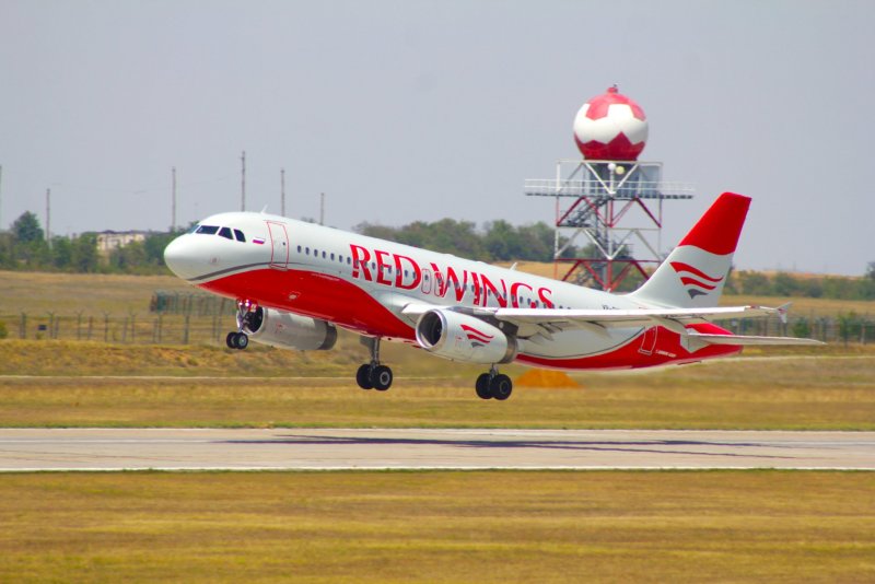 Самолёт Red Wings а320