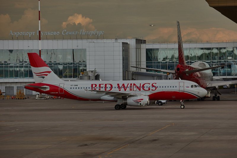 Самолёт Red Wings а320