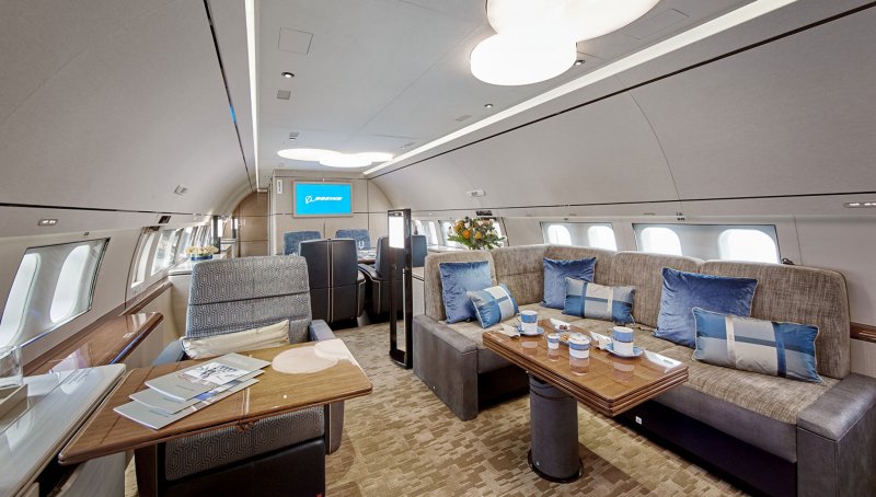 Boeing 737 Business Jet