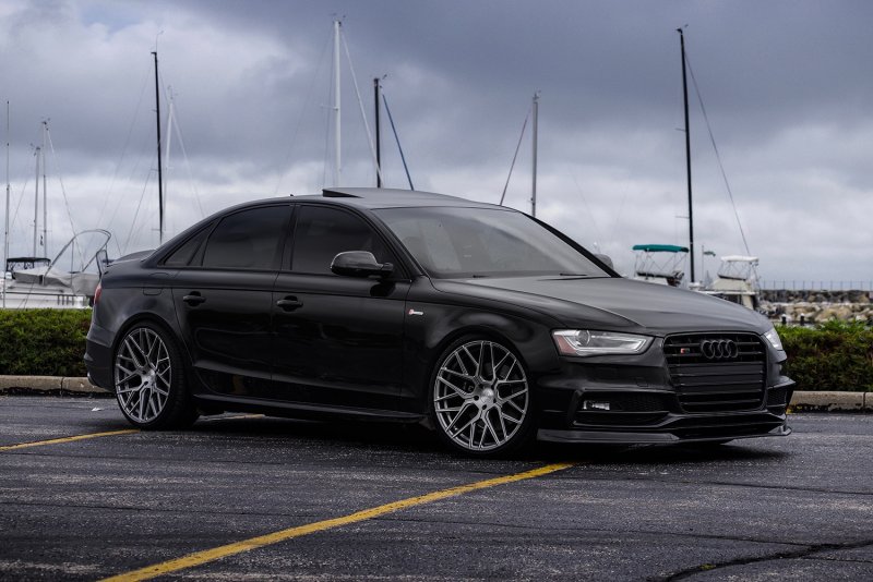 Audi s4 черная