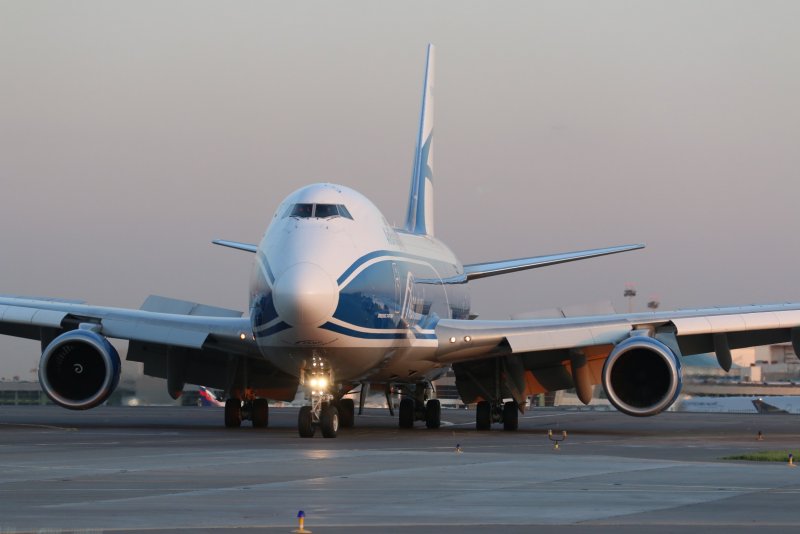 Боинг 747 Волга Днепр