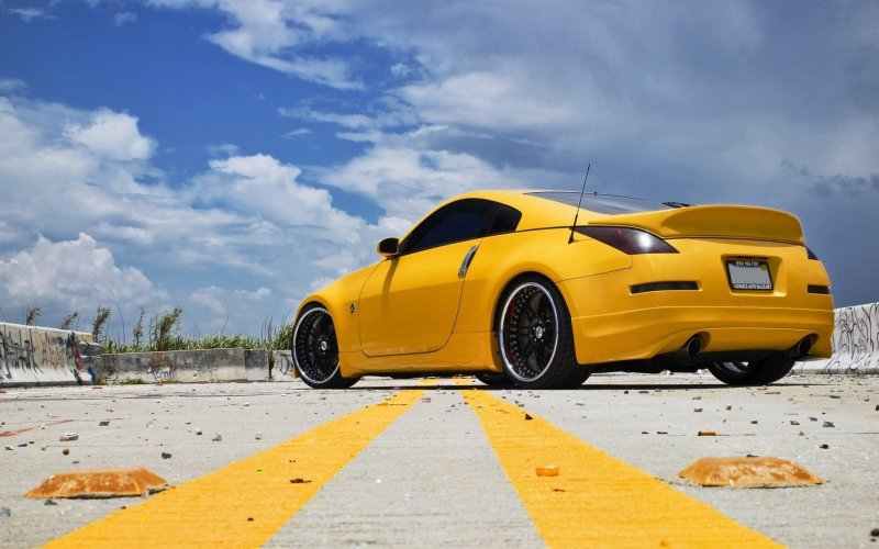 Ниссан 350z желтый