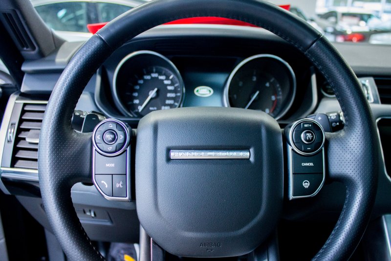 Карбоновый руль range Rover Sport 2019