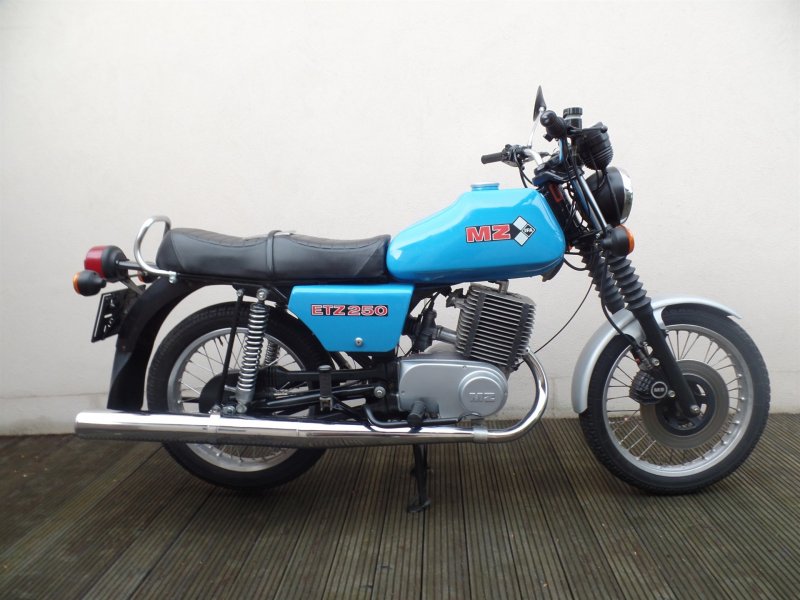 Мотоциклы ГДР MZ ETZ 250