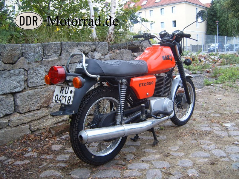 Мотоциклы ГДР MZ ETZ 301