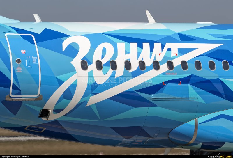 Самолеты с ливрею ФК Зенит