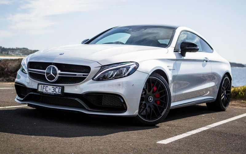 Мерседес-Бенц c63 AMG