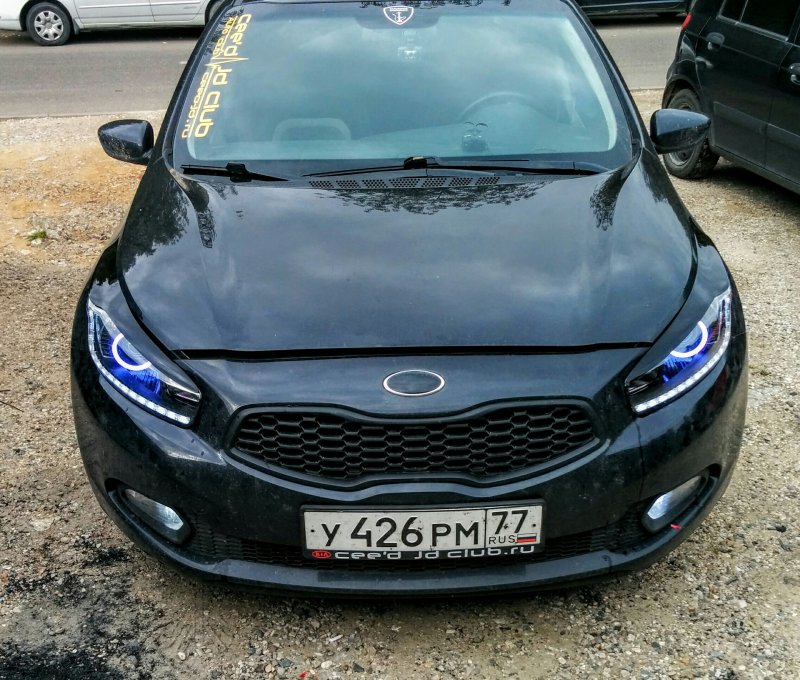 Kia Ceed черные фары