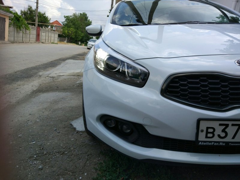 Ceed JD фара