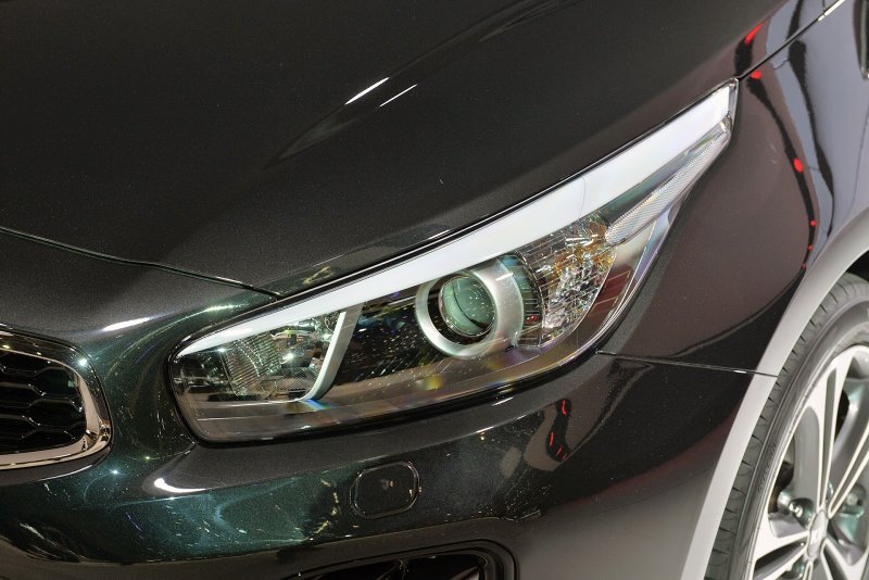 Kia Ceed 2015 фара