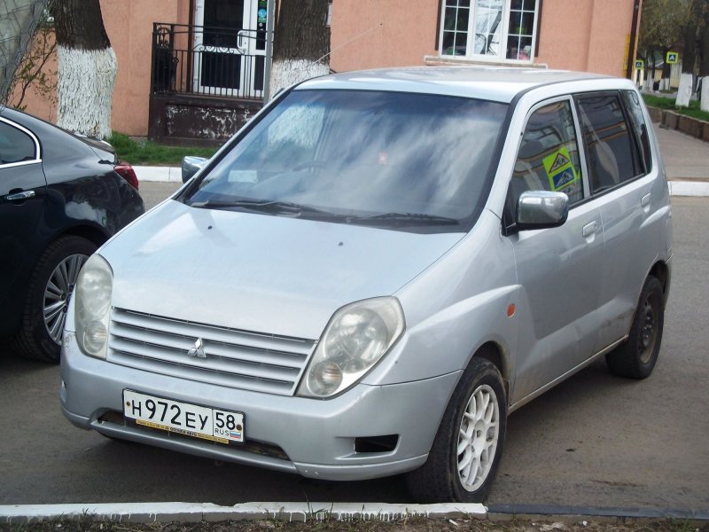 Mitsubishi Mirage Dingo