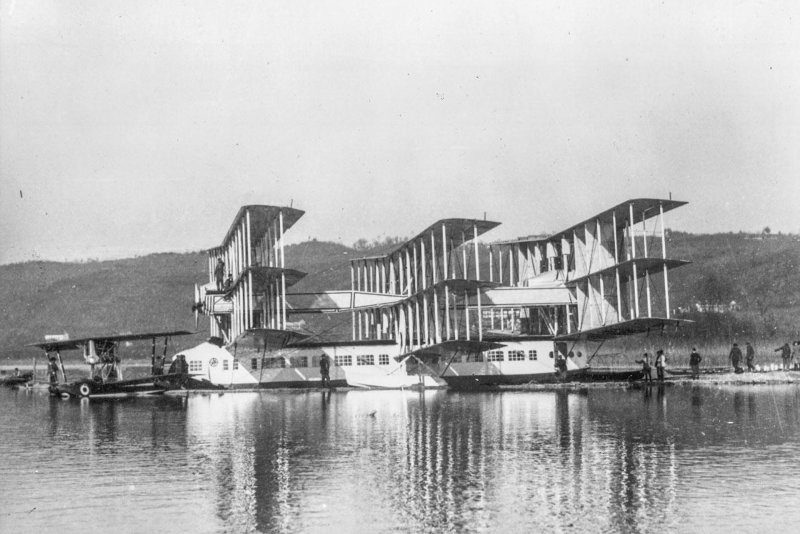 Caproni ca133