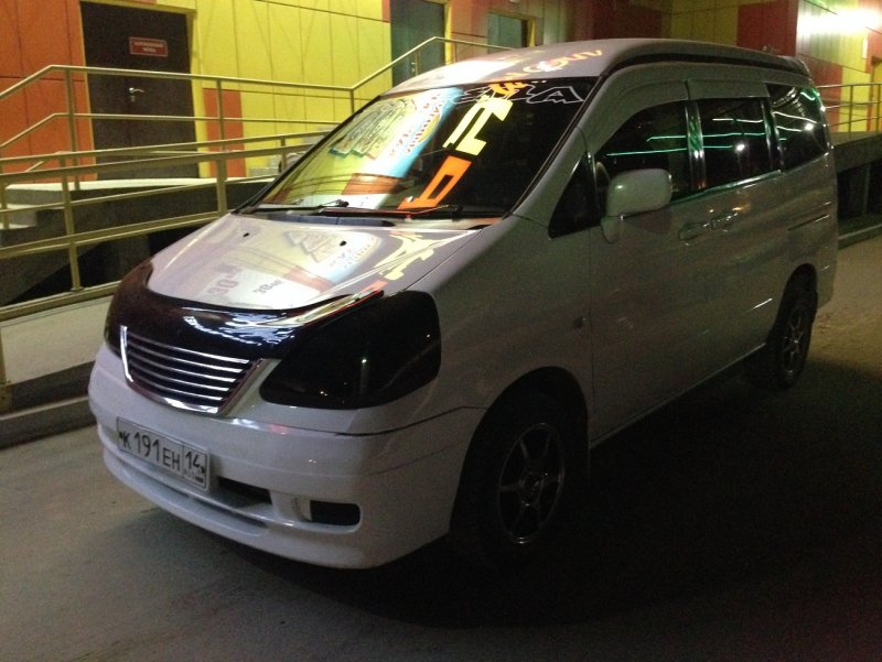 Nissan Serena IV (c26)