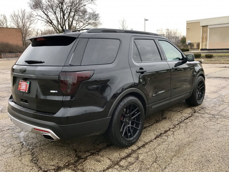 Ford Explorer Black Wheels