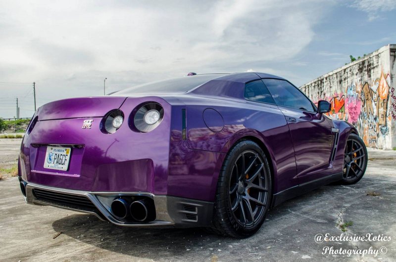 Nissan GTR Purple