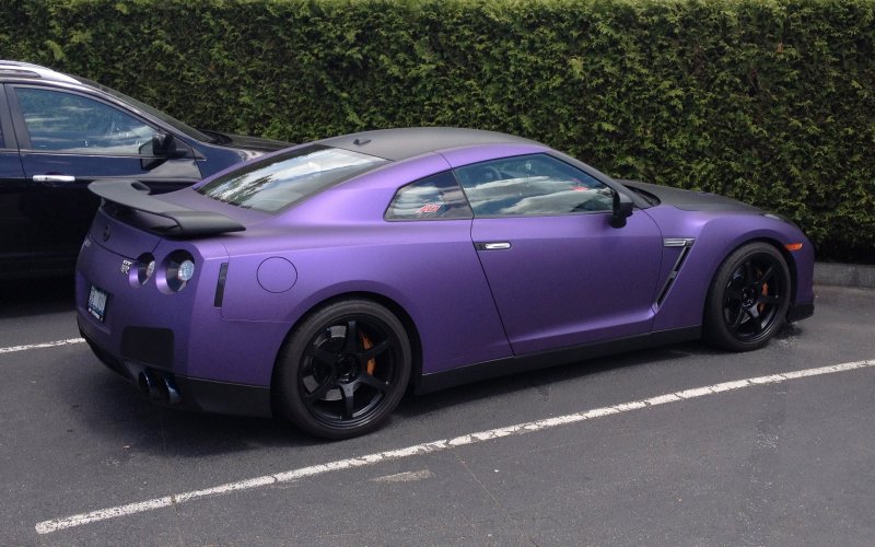 Nissan Skyline GTR r35 фиолет