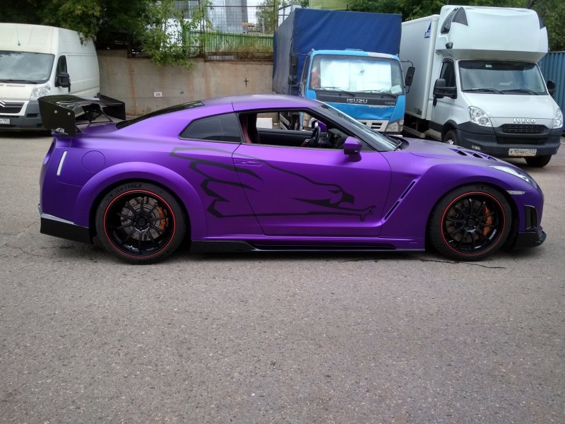 Nissan GTR 35 Midnight Purple