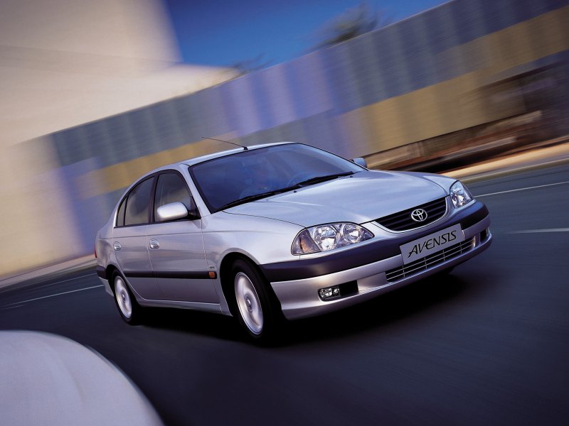 Toyota Avensis 1 поколения