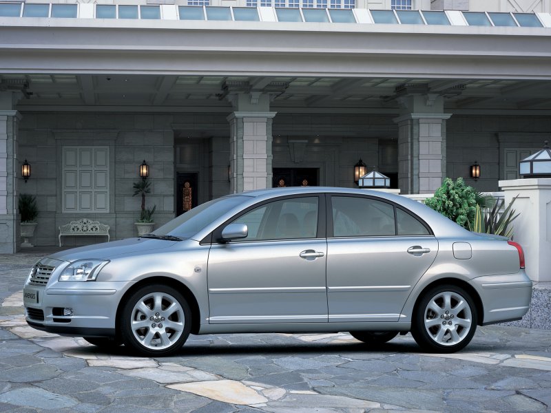 Toyota Avensis 2