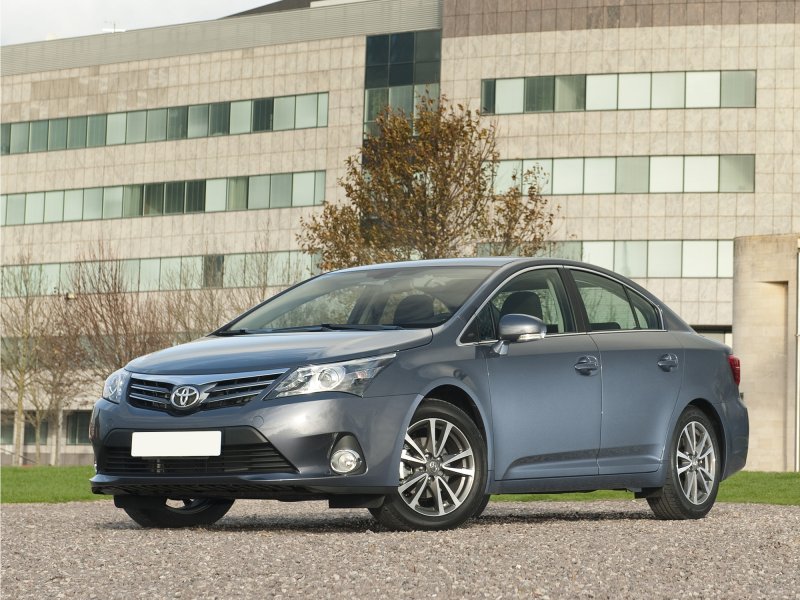 Toyota Avensis 1 поколения