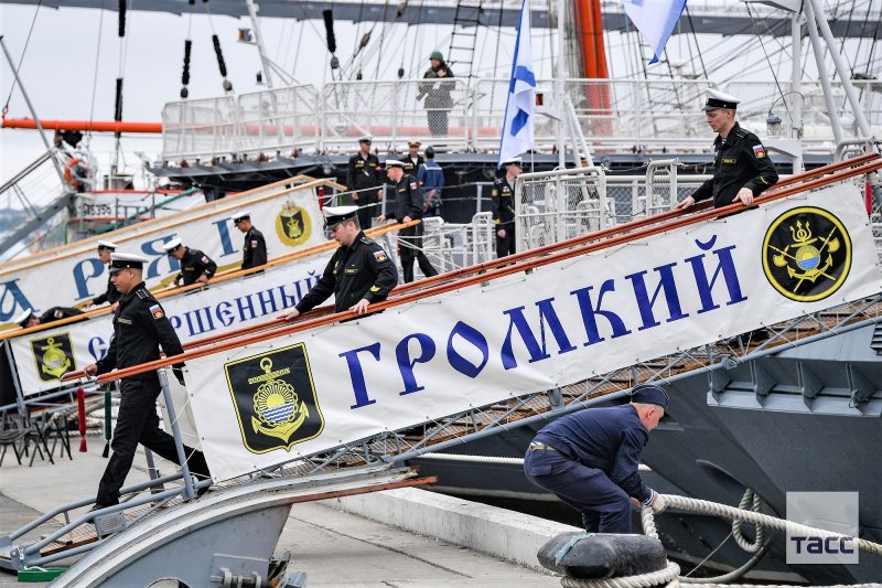 Корабль громкий Владивосток