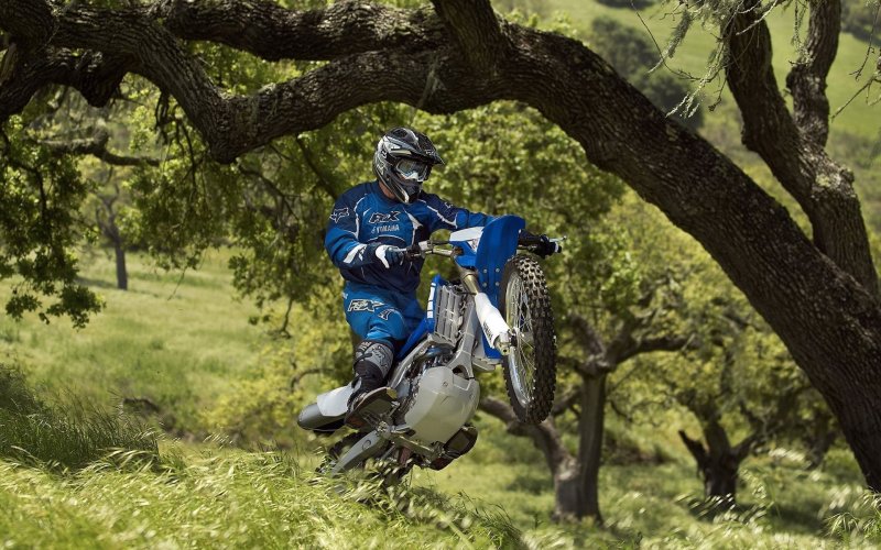 Yamaha 450 прыжок