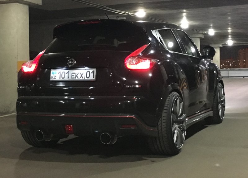 Двойной выхлоп Nissan Juke