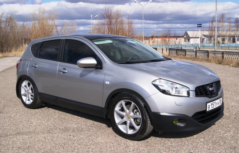 Nissan Qashqai j10 2011