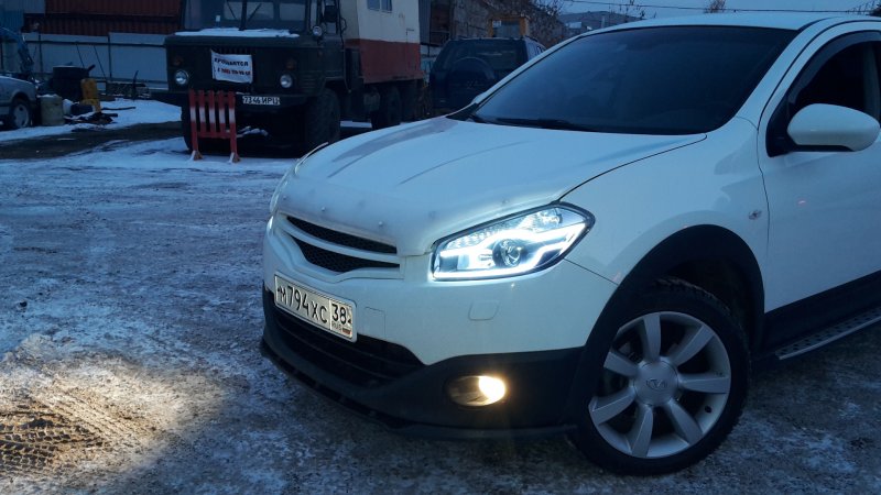 Ходовые огни на Nissan Qashqai 2012 года